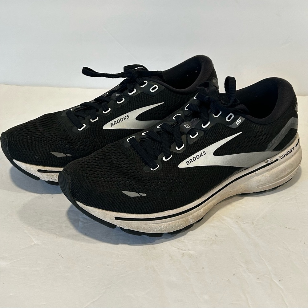 Brooks Ghost 15 Black White Running Shoes Comfort Performance Women Sz 7.5